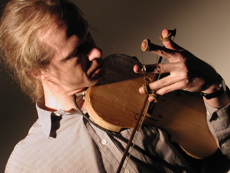 Johannes Bergmark Finger Violin in Dortmund, © by An Seebach 2005